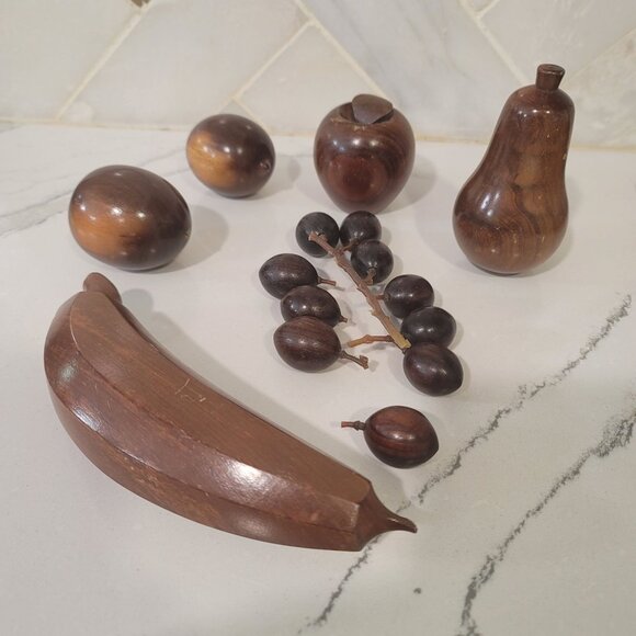 Vintage Hand-Carved Wooden Fruit Set - Banana Grapes Pear Apple - Picture 10 of 13